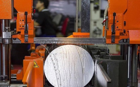 阳江立式金属带锯床切削出现跑带故障解决方法！